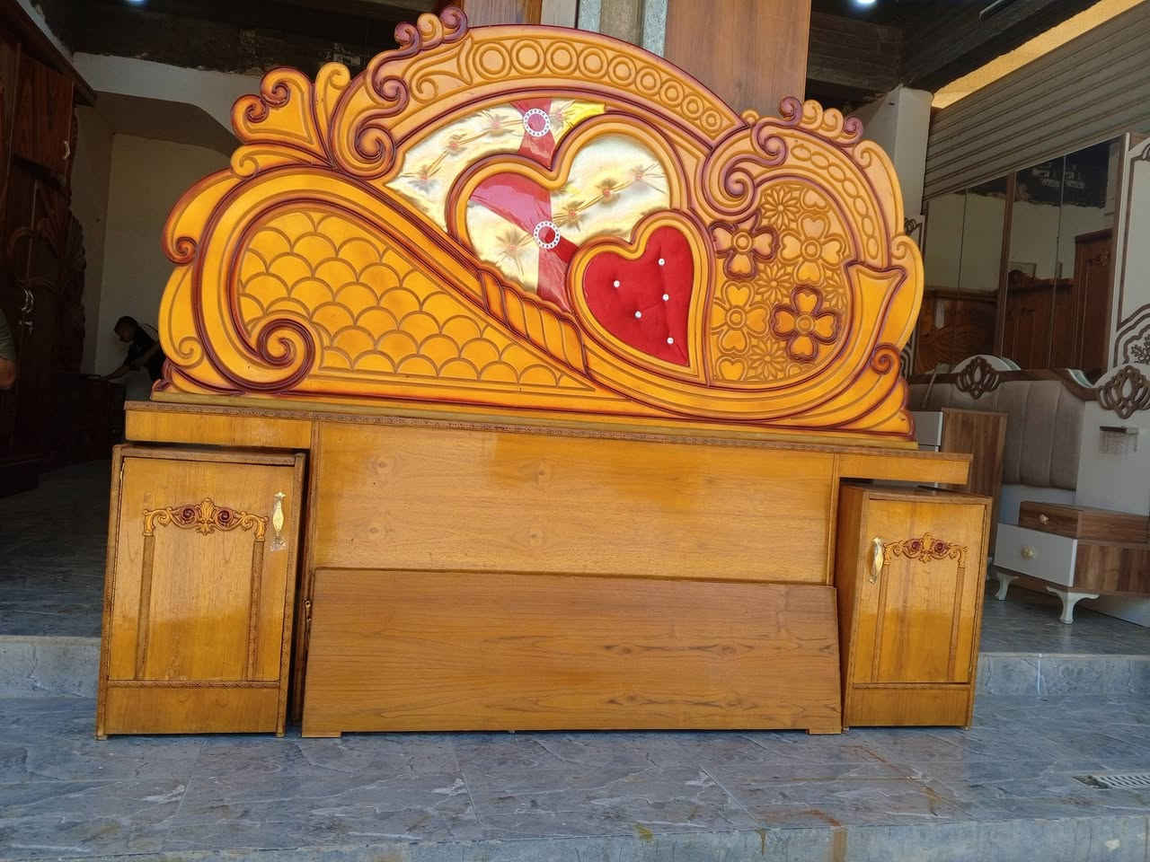 السلام عليكم غرفه نوم عراقيه السعر 800 مع شد ونقل لتواصل***********
