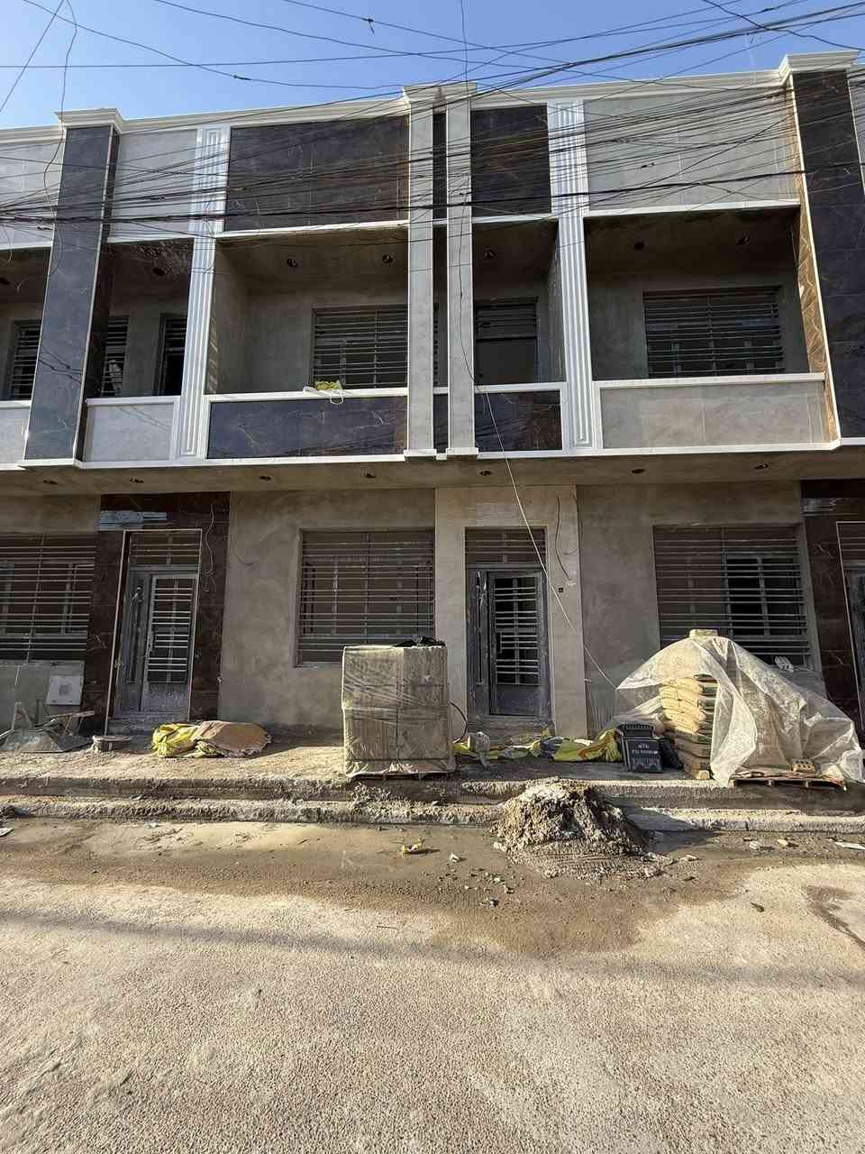 السلام عليكم متوفر بيوت للبيع مساحه ٤٠ متر وجها ٥ ونزال ٨ على محله ٤٢٦ قطاع ثاني على التبليط سعر الركن ١٣٠ مع المجال وسعر العادي ١٢٥ مع المجال للستفسار مراجعه مكتب ارض الخيرات أو الاتصال ***********
