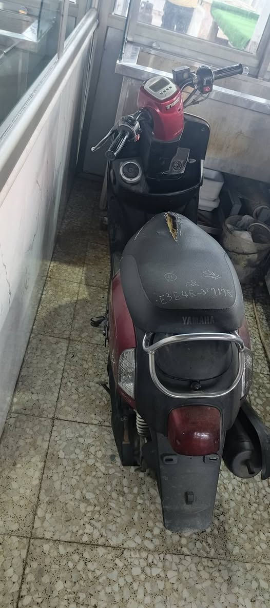 دارجه بوليسي نوزل نظيفة ماطلع بيها سعره مليون و100 وبيها مجال ***********
