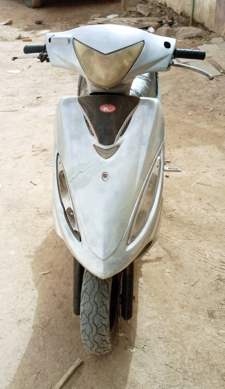 سلام عليكم دراجه جي فور البيع دراجه ناعمه وحلوه معدل نضيفه مثل ماموضح بصوره دراجه عوزها باتري وجوزه بس  المكان الناصريه مركز  السعر 250 وبيها مجال اذا مراوس حسب الدراجه التواصل  واتساب اتصال ***********
