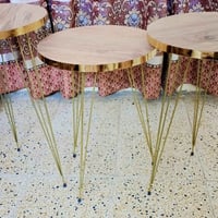 للبيع • طاولة