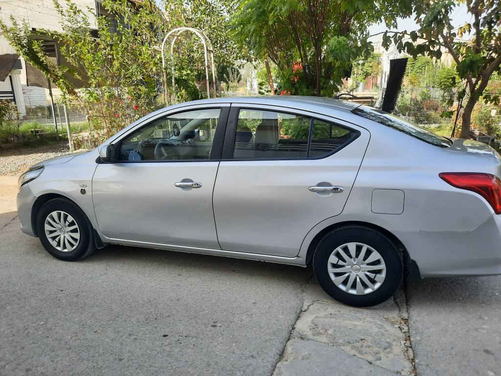 نیسان سەنی لا کشمیبای مۆدێل ۲۰۱٦ یەک پارچە گۆڕاوە بە بیلادی بێ لێدران هه موو گیانی شەرتە سەنەوی و ڕەقەم  تا ۲۰۳۰ تازەیە سێعری ۹٨ وەرەقە شوێن قەڵادزێ گۆڕینەوەمان  نیە لەگەڵ ڕێزم *********** بشدار, السليمانية
