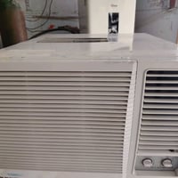 رمضان كريم مكيف توسوت 2 طن للبيع تبريد ثلج شرط الفحص مستعمل قليل077111...