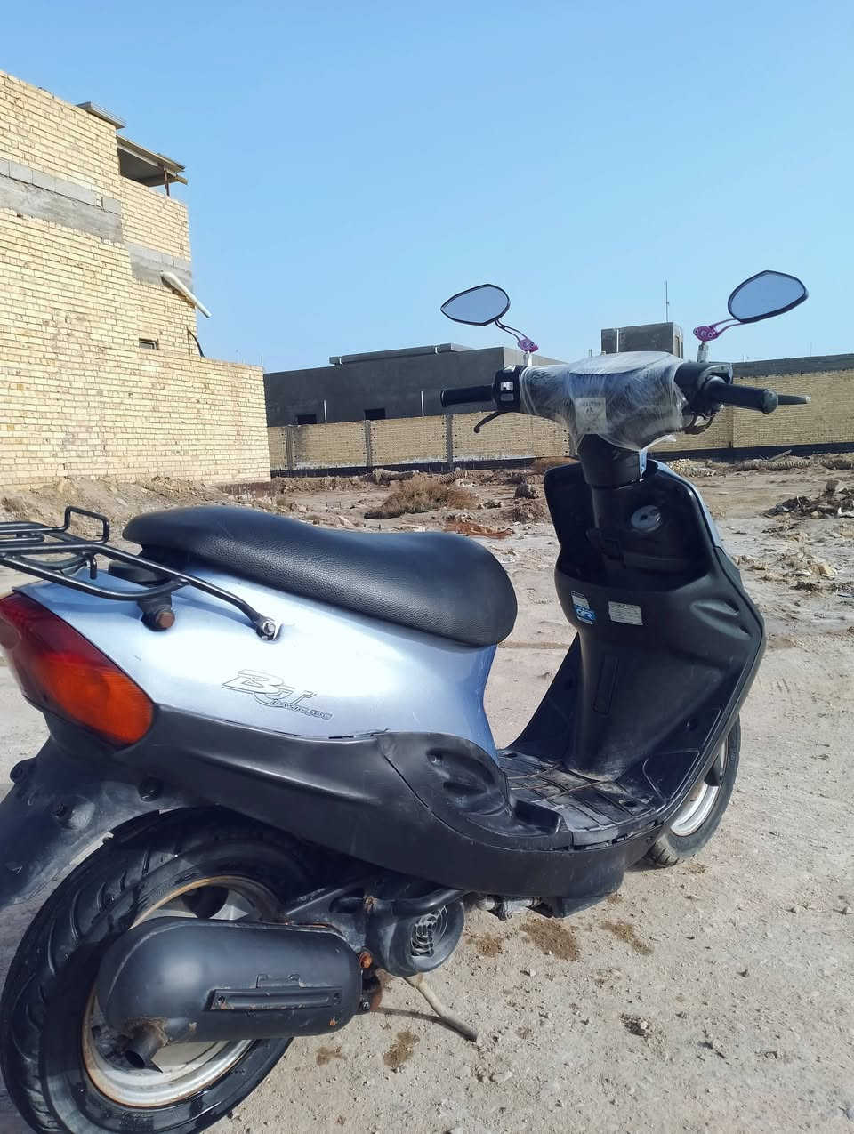 دراجة BJ
للبيع شرط الفحص ما مفتوحة لون سمائي نكرة سلف.
كهربائيات شغالة بس الاشارة اليسرة الأماميةوالعداد ما يشتغلن 
سعر الدراجة 420 راسلني و تدلل 

العنوان...مجاور (ملعب السماوة الأولمبي)

موجود واتساب ***********
