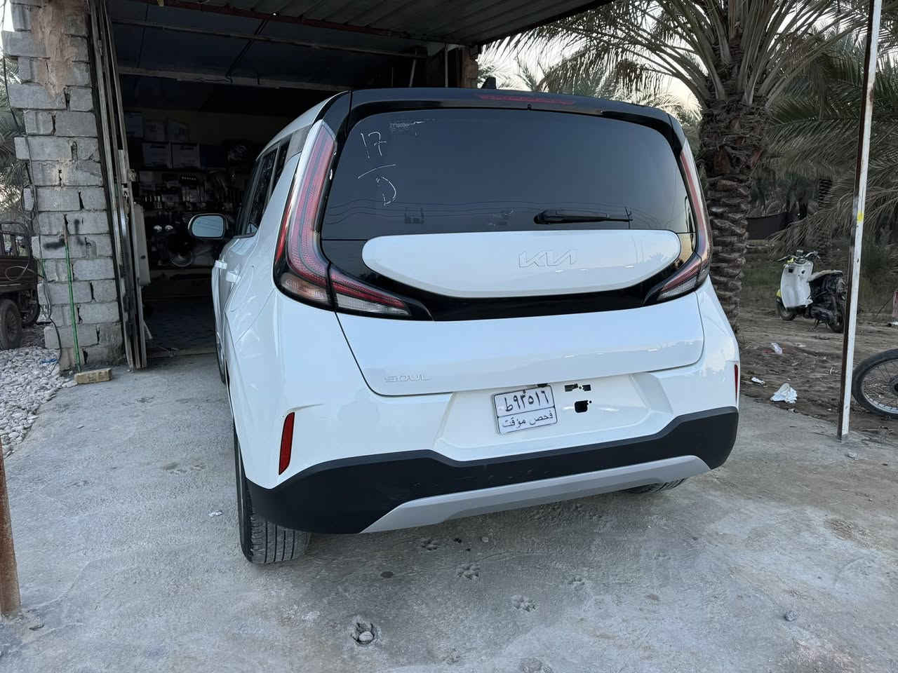 السلام عليكم 
صول 2024سياره جديده بمعني الكلمه بدون لوحات 
حادث مالته بارد فقط ماشيه ٣٥ 
سعر السياره 160 وبيه مجال 
مكان سياره بابل شوملي رقم موبايل ***********
