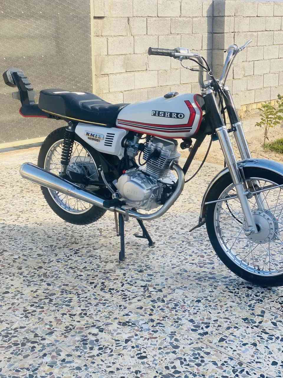 سلام عليكم دراجه تعمر للبيع صارله اقل ١٥ يوم من تعمرت ومضمومه. ومستعجل عل بيعته سعر ٨٥٠ وبيه مجال قليل خاص مقفول ***********
