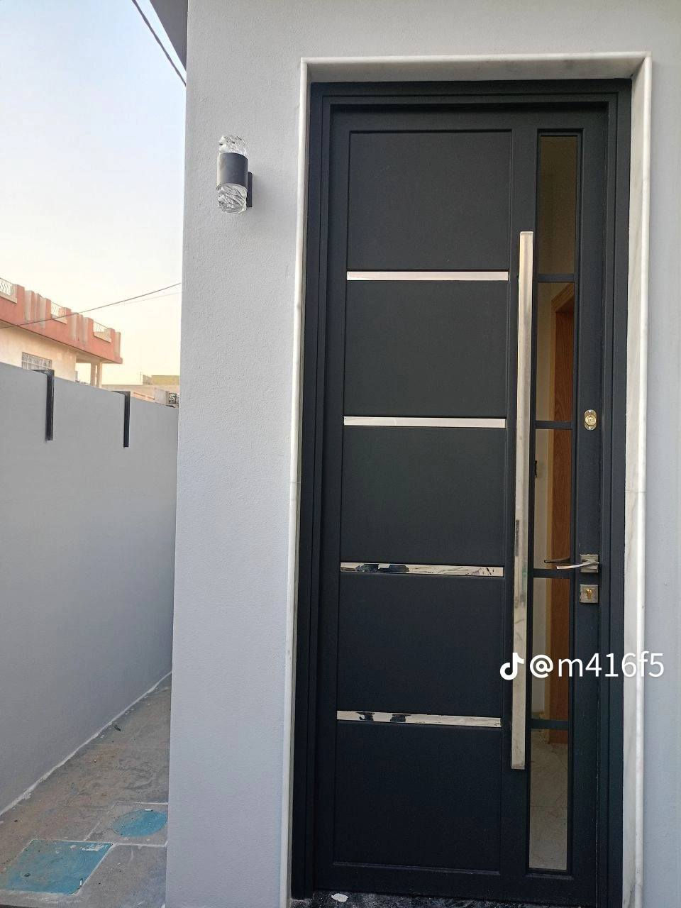 السلام عليكم   صباغ متفرغ  جاهز لصبغ لحديد ولديكورات ولسحب لدبل بنل لمتر ب5 وطلس وصبغ جدران  

ملاحضه لفوم لتركي اشتغله ابو لنشره لمخفيه او لعادي صدر لطير  
للتواصل ***********
