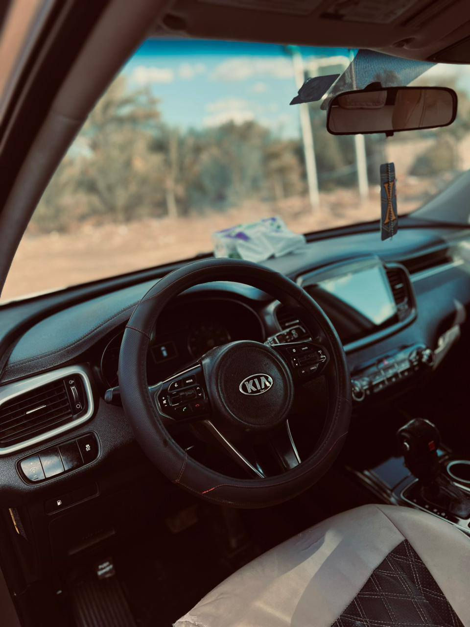 السلام عليكم
سورنتو 2017مكينه 2400امريكي الأضرار جاملغ وباب مضروب سياره بسمي مداور ثاني يوم مكاني  الرميثه
السعر 175$وبيه مجال بسيط

رقم الهاتف ***********
