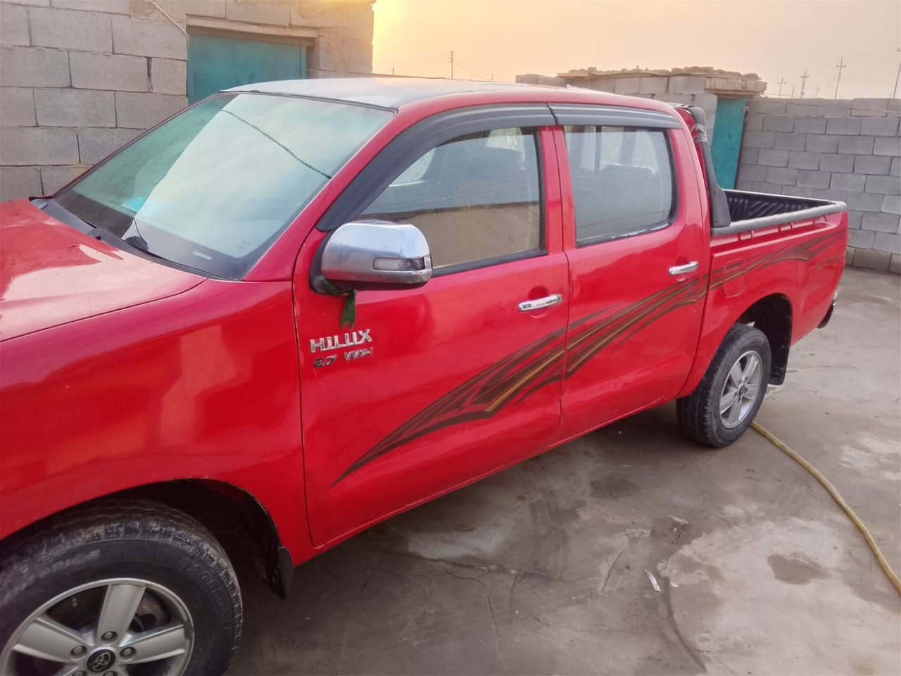 سلام عليكم للبيع هايلوكس 2013 كير عادي شاصي 19كويتي رقم واسط سنويه بعد الها شهر وتنتهي تحويل ثاني يوم سياره غير مكفول بيها ملاحضات بصيطه سياره نضيفه كير ومحرك كفاله حداديه جديده تخم تاير السعر145وبيها مجال قليل المكان ميسان للاستفسار اتصل ***********
