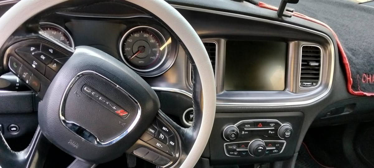 سلام عليكم
جارجر 2017 معلايه بيه صفحه صبغ بالعراق تكم لغود مكفوله مواصفات عاديه شاشه جبيره كراسي كهرباء تدفئه تبريد  كير محرك مكفولات تخم تاير جديد كلشي شغال بيه رقم بغداد شرط تحويل معروضة 145 بيه مجال بسيط 
***********
