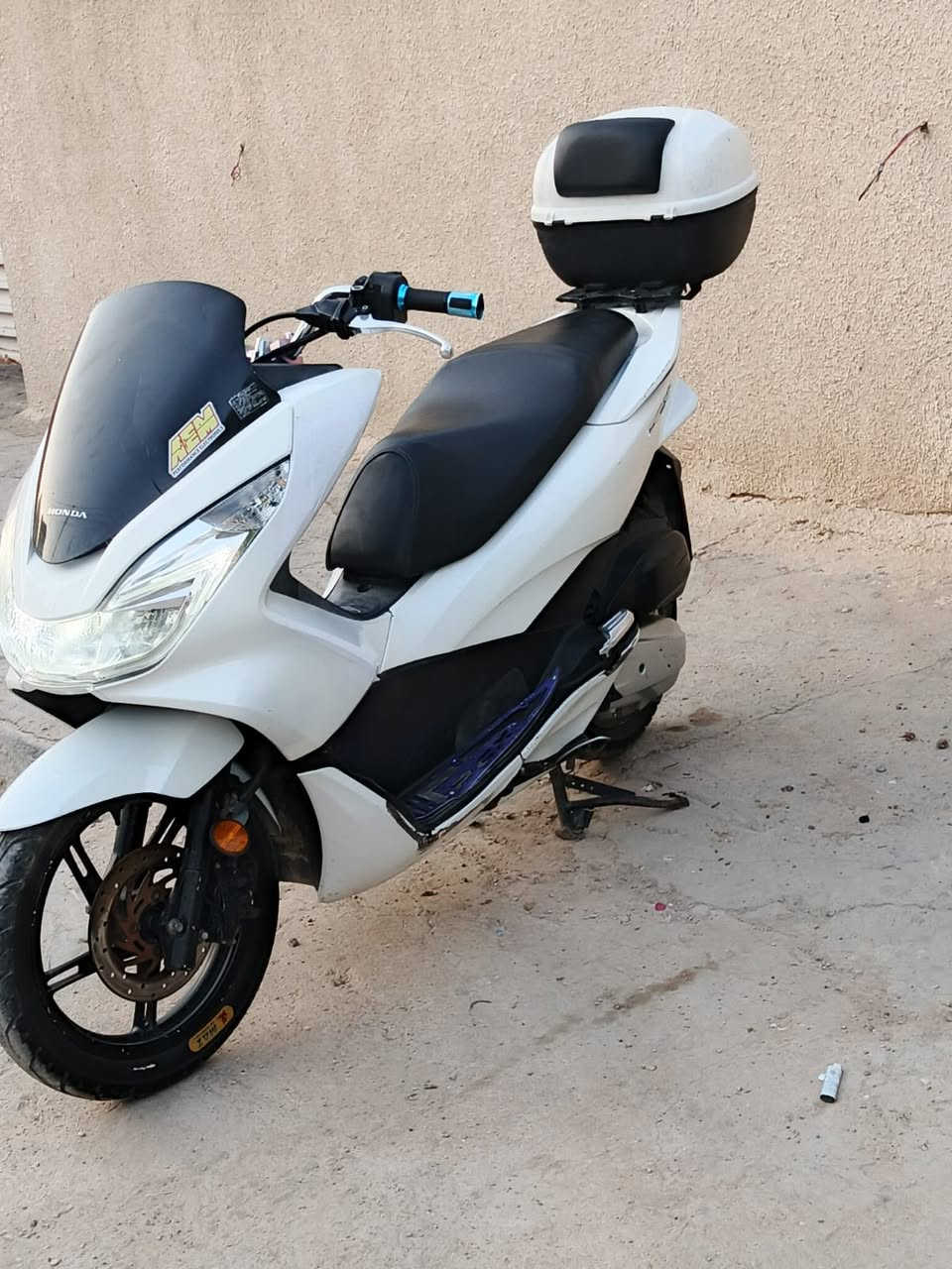 للبيع PCX جيل ثاني 
السعر 14 ورقة "بيها مجال"
+964 788 167 4839


**إذا كنت صاحب هذا الإعلان وتريد حذفه لأي سبب، رجاءا أرسل رسالة إلى الدعم الفني**