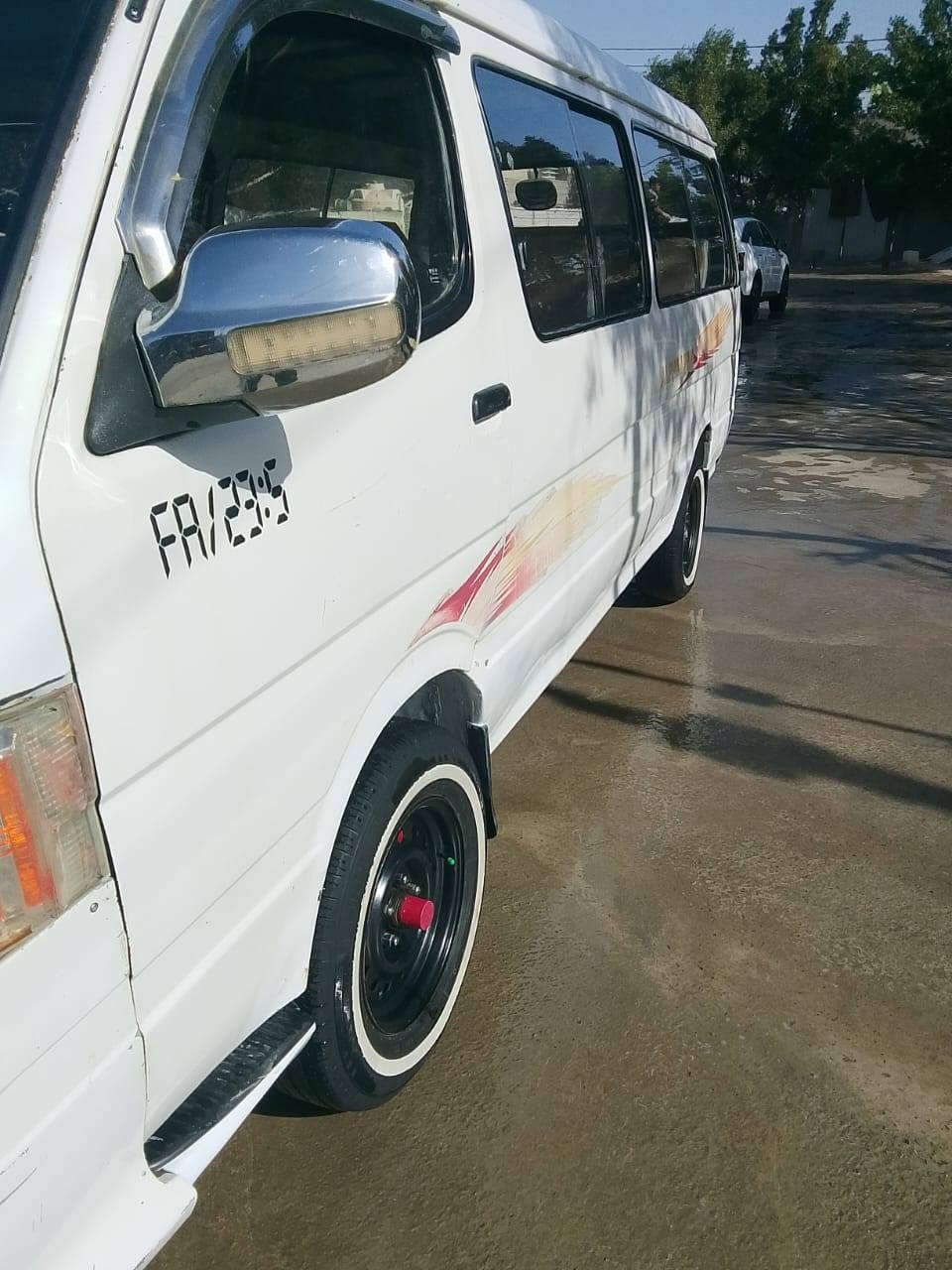 السلام عليكم فتون موديل 2010 تحويل  مباشر السعر 38 بيه مجال حك جيه  رقم الهاتف ‏‪‪0777 505 5968‬‬‏
مصفره هيه ومرور  رقم شاصي شعار نازل بل سنويه 
 مكينه ونجي كير وتماتيك رقم  احمر بابل كهربايات شغاله
