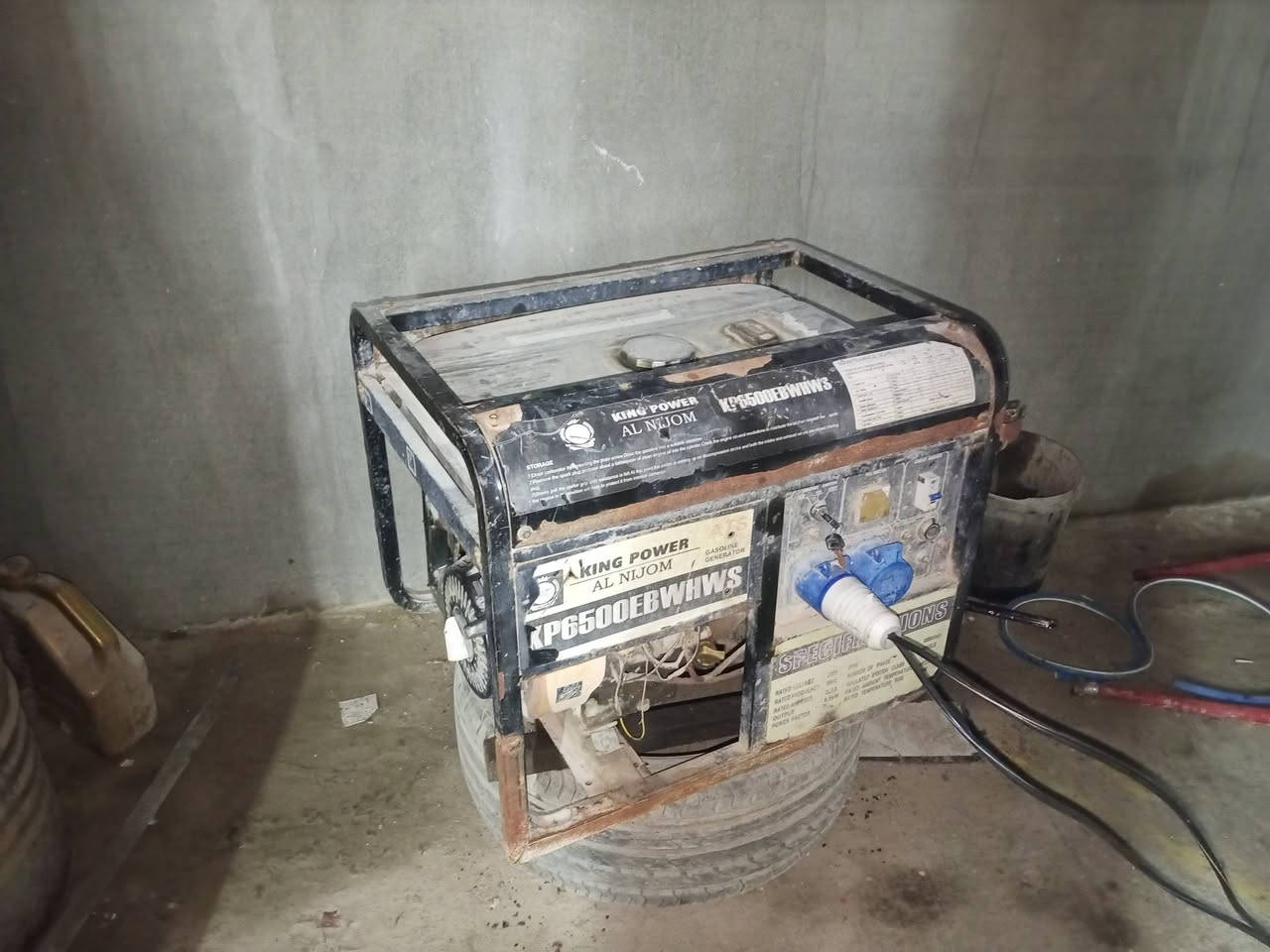 مولده 30انمبير 
مولده جديده مكينه 
مامفتوحه كابريته 
جديده تجي وتشغل وتولد 
ياله تاخذه مولده مشتغله 
شهرين فقط أما كشرهه 
من المطر ومتروكه 
مولده سلف وحبل 
بانزين كابريته جديده
للاستفسار الإتصال ***********
قضاء المناذره أو مراسله الصفحه
