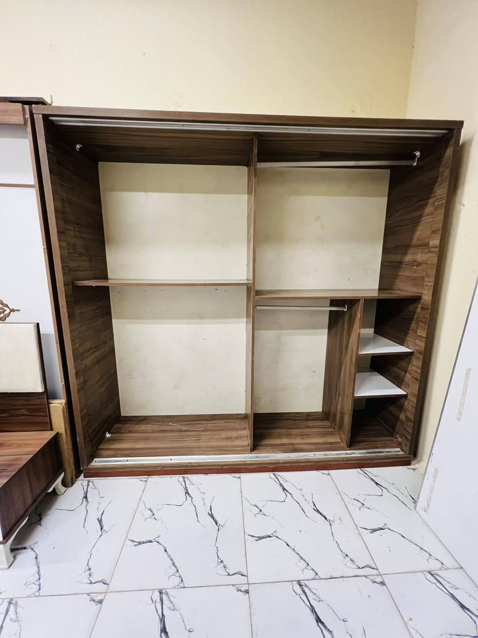 غرفة نوم مستعملة🇹🇷

 نضافة80 ٪💯
عدد القطع / 5
نضام / أسلايت 💢 
400🔒
شد ونقل داخل بغداد مجاني🚛
يوجود توصيل محافضات

هدية 🎁 طابورية


**إذا كنت صاحب هذا الإعلان وتريد حذفه لأي سبب، رجاءا أرسل رسالة إلى الدعم الفني**