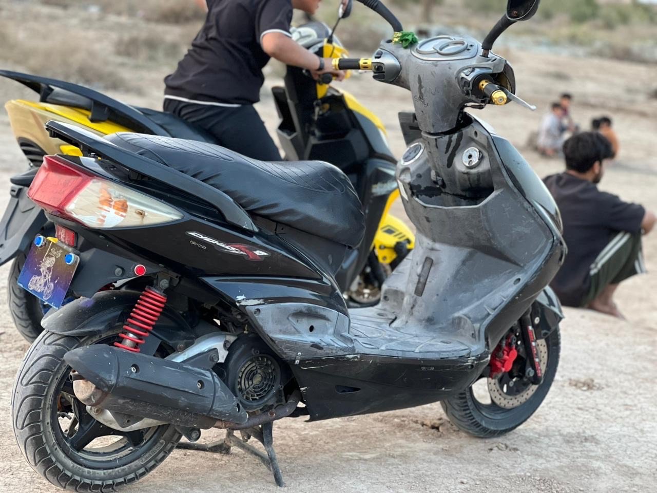 للبيع دراجة نارية في البصرة
الدراجة اشتريتها حاوية , اشتريتها بمبلغ مليون و400 ألف دينار. بعد فترة تبين انو شخط بستم وكان سبب نقص الدهن، وتم إجراء تجفيتة كاملة للمحرك بشكل أصولي, والدراجة حالياً شغالة بصورة جيدة.
استخدام شخصي, وبها بعض الآثار البسيطة من الاستخدام والسقوط الخفيف كما موضح بالصور.
السعر المطلوب: 900 ألف دينار, وقابل للنقاش بالمعقول للمشتري الجاد.
للاستفسار أو المعاينة على الخاص.
رقم الهاتف ***********