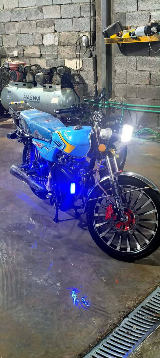 السلام عليكم دراجه سونك موديل خمسة وعشرين الدراجه نضيفه أو ابد ما مشتغله دلفري  سعر 750وبيهه مجال قرب جزيرة بغداد السياحة للتواصل ***********
