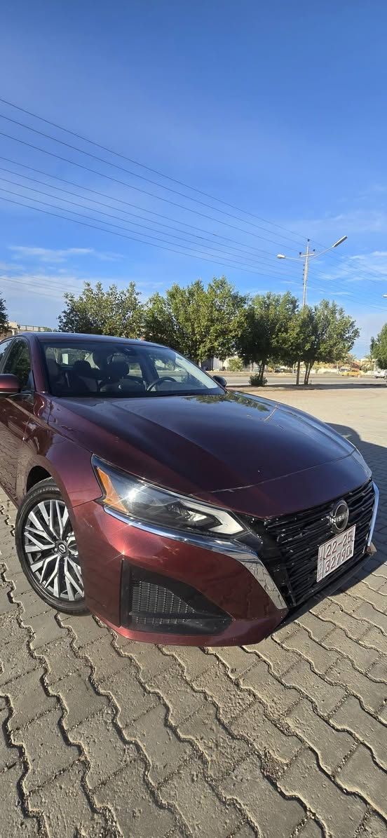 للبيع التيما SV
السعر 149 بيها مجال بسيط 
***********
موديل 2023 
ماشيه 39 ميل 
الون ماروني  
تحكم ستيرن 
تثبيت سرعه 
كاميرا خلفي 
رادار خلفي 
رادار جانبي 
تايرات شركة 
بصمة أبواب 
بصمة تشغيل عن بعد
كشن كهربائي
لايتات زنون بلادي 
صدر امامي خلفي شركة مملعوب بي 
كير مكينه بشرط 
تبريد ثلج 
حجر بلادي
السياره بجم كبس فقط جاملغ وباب سايق بدون دواخل 

 كاتي وياها شهرين لترقيم تترقم شمالي اربيل سليمانيه دهوك حسب الرغبه 
مكان السياره ديالى خانقين
