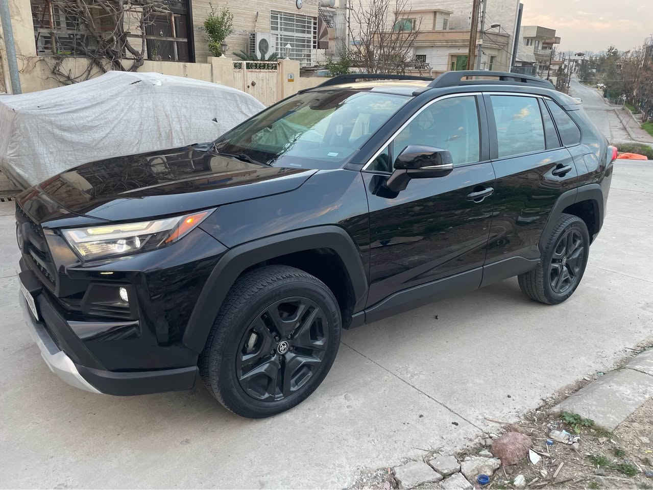 𝗧𝗼𝘆𝗼𝘁𝗮 𝗥𝗮𝘃𝟰 𝟮𝟬𝟮𝟯 𝗔𝗱𝘃𝗲𝗻𝘁𝘂𝗿𝗲 𝟰*𝟰 

تـــــۆیـــــۆتــــا راڤ فــــۆر  أدڤـــێـــنـچــــەر 

مۆدێل : ٢٠٢٣ 
مەودای رۆشتن : ٣٨ هەزار میل 
وارد : امریکی
رەنگی دەرەوە : رەشی قەتران 
رەنگی ناوەوە : رەساسی و سپی بیلادی جلد 
مەکینە : ٢.٥ بێ هایبرید 
رەوش : بەکارهاتوو ( بێ بۆیاخ ) 

ژمارە شانسی : 2T3J1RFVXPW341890 

تابلۆ : رەقەم سلێمانی 

مواسفات :  
 ئەدڤێنچەر 
بەسمە 
شغال 
بەسمەی دەرگا 
ئاوێنە ( کارەبا - هیتەر ) 
رادار پێش + دواوە 
کوشن ( جلد - کارەبا ) 
شاشە گەورە 
گێچ ئەلکترۆنی 
دەبڵ اکسل 
پێنج مۆدی لێخوورین 
ویل کەپ قیاسی ١٩ بیلادی 
٤ تایەی تازە 
کامل سیرڤس کراوە هیچ مەسرەفی تیدا نیە 
کامیرا / یوئیس بی / تایپ سی
سوکان ڤۆلیۆم 
پەردەی سنووق 
تەبرید مەرکەزی 
برێک بەسمە / Auto hold 
‏.Eco / normal / Sport 
لایت لید 
بەگلایت لید
*********** السليمانية, العراق
