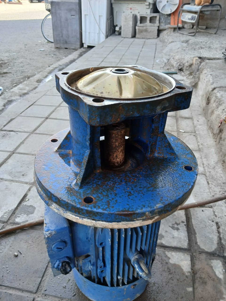 ماطور إيطالي لوارة ٧نص حصان افلنجه مال مضخات عامودي ***********سيدرحيم
