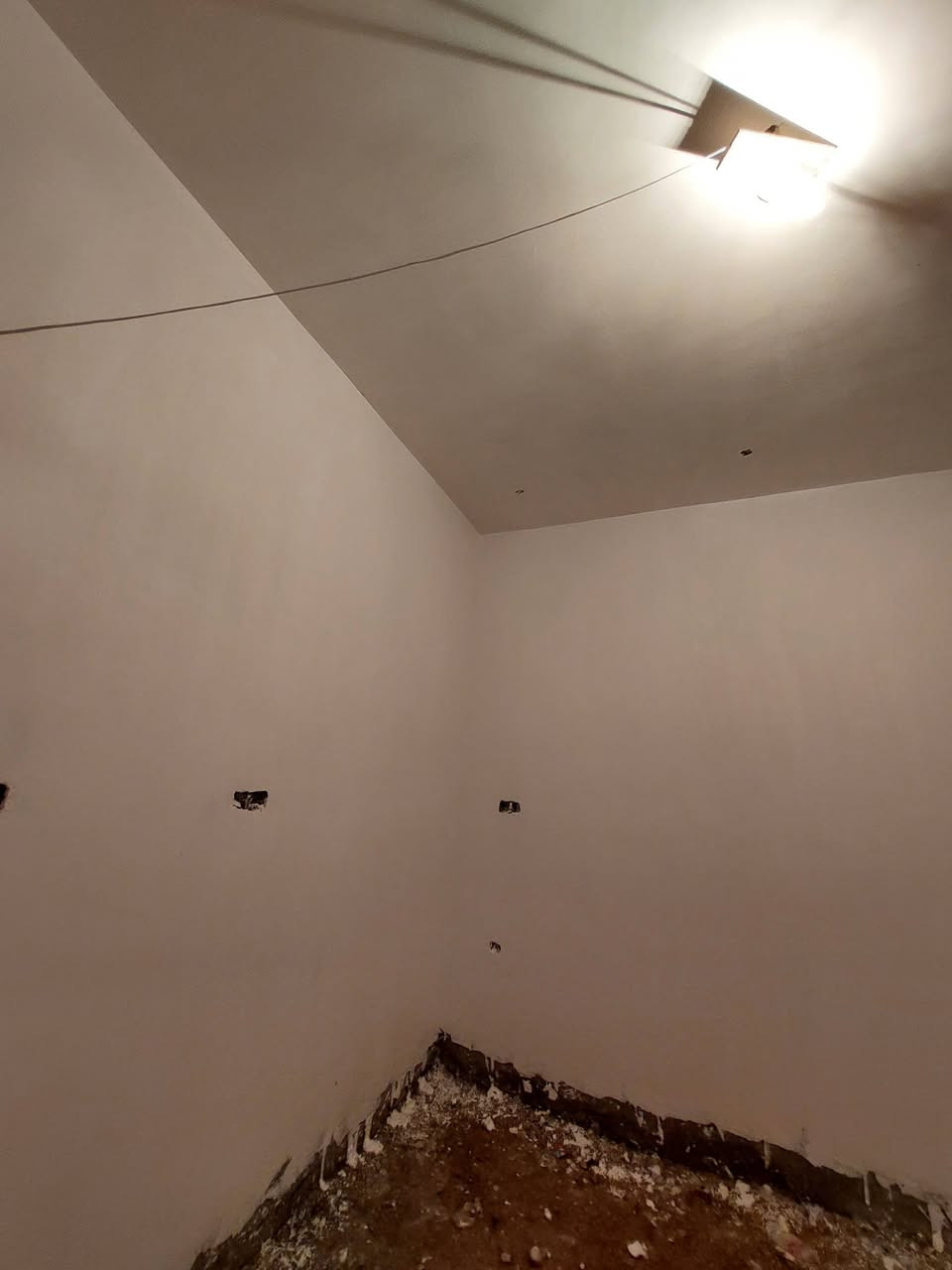 خلفه جص وبورك درجى اولى 
حاليا متفرغ جزه من عملنا
***********
