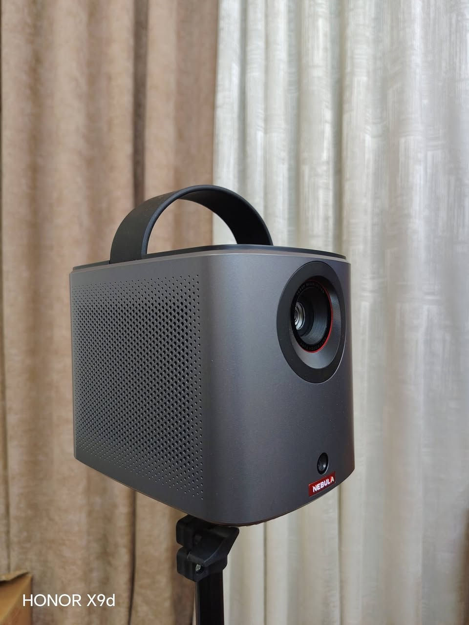 ماركة عالمية
NEBULA by Anker
MARS 3 AIR
نظام  google tv الرسمي 
شحن 
المنتج جديد 
للاستفسار مراسلة الخاص


**إذا كنت صاحب هذا الإعلان وتريد حذفه لأي سبب، رجاءا أرسل رسالة إلى الدعم الفني**
