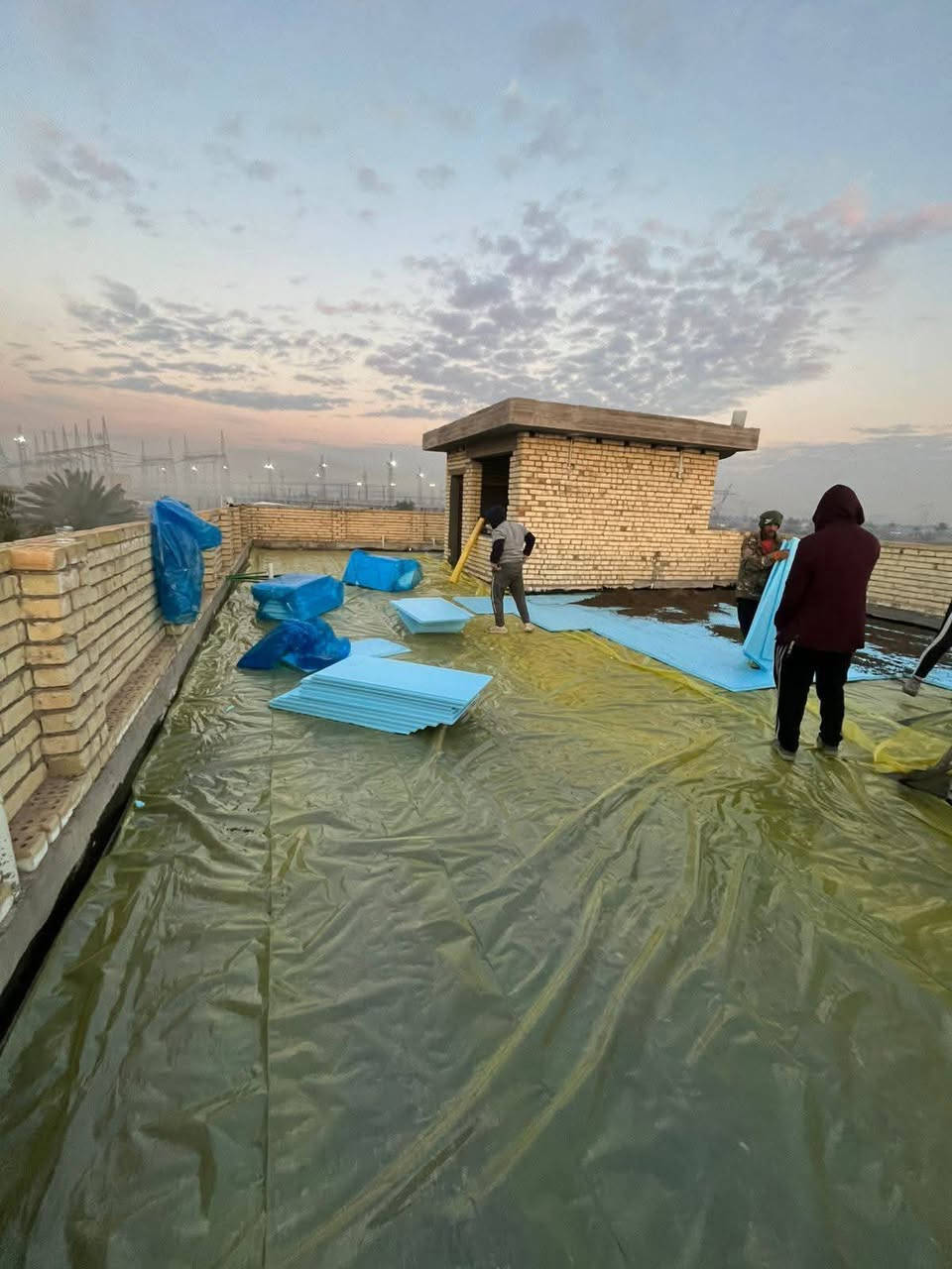 لعمل كافه الاسطح بل زفت الحار والشتايكر عمل درجه اولى استلام هندسي العمل ناصريه اقضيه ونواحي للستفسار التصال ***********
