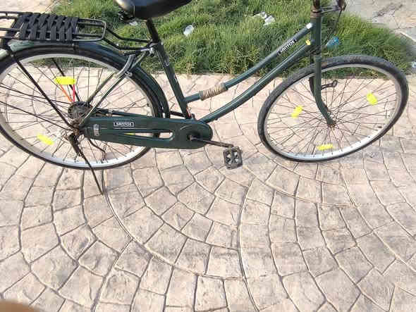 بايسكل سانتوس زيتوني مديل الفين وعشرين بسعر 135 بي بي مجال / البصره حي المهندسين***********
