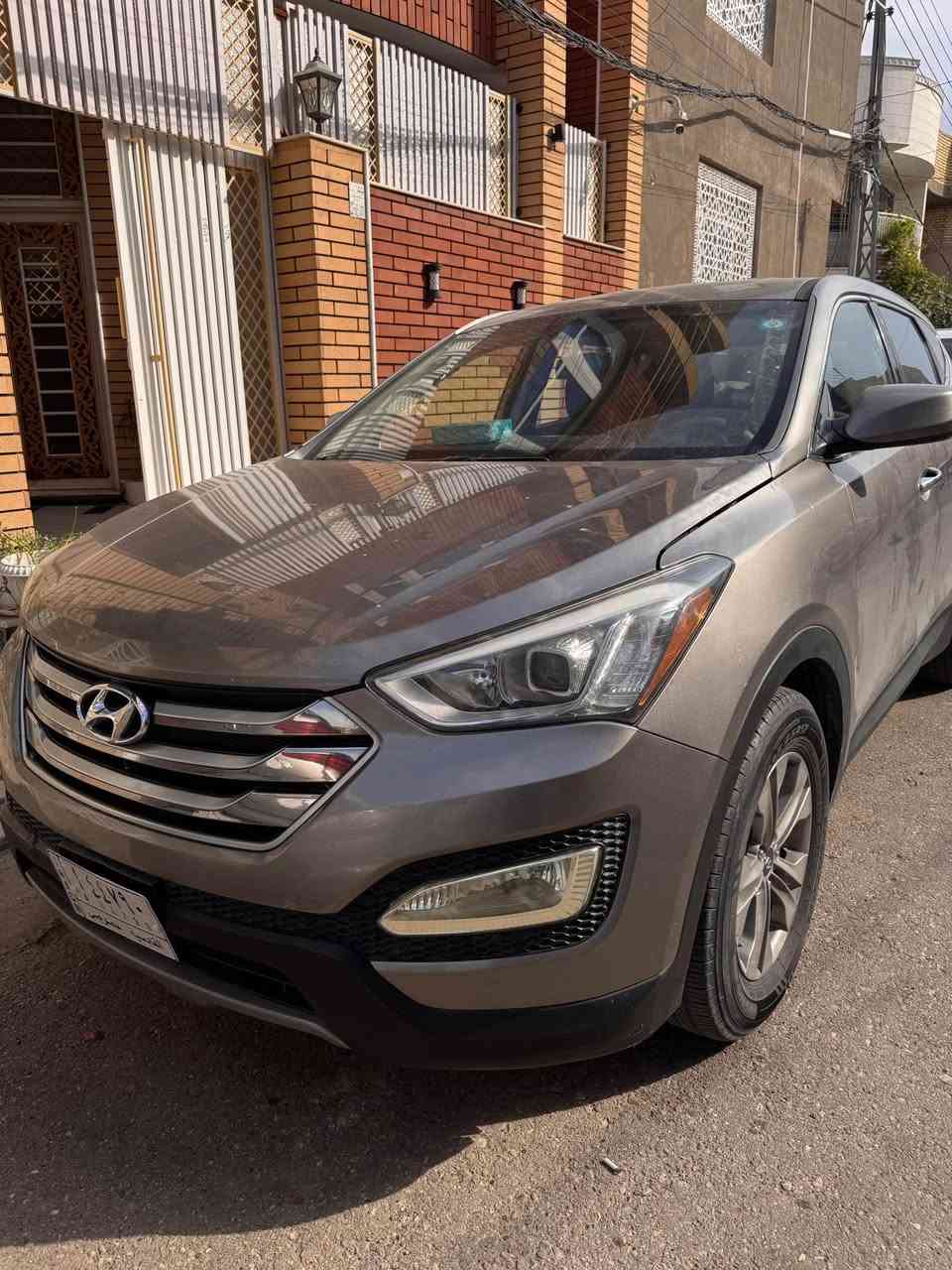 هونداي سنتافيا موديل 20016
كلين داخلة  صار بيهه ضرر بيدي  بستوتة  بدلت بنيد فقط  سطحي  السيارة جاهزة 
محرك 2400 جي
السعر 143 بيهه مجال 
*********** كربلاء, العراق
