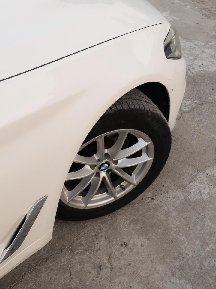 BMW 520i - 2018
خليجية وكالة العروش مكفولة من أي ضرر بيها بارد فقط بسيط جدًا ( ودعاميتها الأمامية بيها تكحيلات مال شخوط ) 

خمسة بردات ، داخل جلد بيجي ، فتحة سقف ، بصمة .. مواصفات الخليجي الفول 
ممشى 105,000 كيلو متر ، صيانة دورية داخل الوكالة 
السيارة نظيفة تفحصها وين ما تريد ، وإذا تحب فحص بالوكالة وتشوف الـ CV مالتها كامل

رقم أربيل وتحويل مباشر - مكان السيارة #بغداد 
رقم التواصل : ***********
