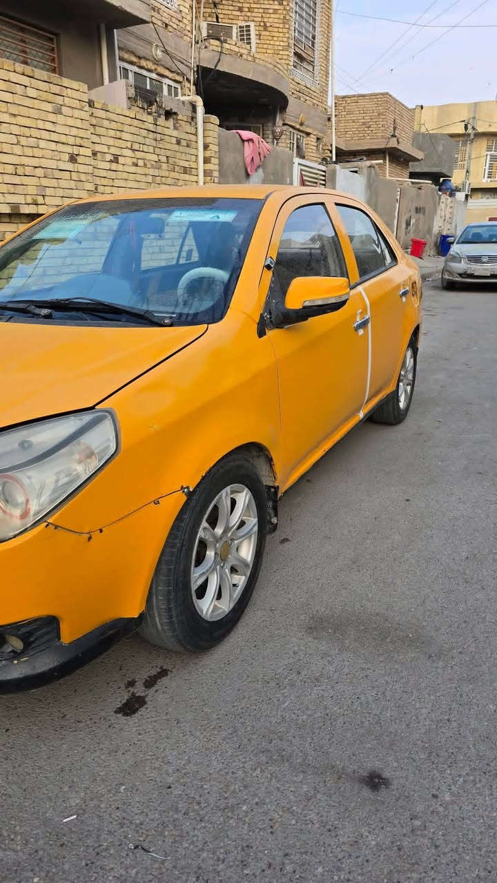 للبيع جيلي ام كي  موديل 2013 رقم ذي قار مشروع وطني تحويل ثاني سياره حلوه وجديده وجاهزه خير من الله بيها بس طخه بجاملغ الخلفي يم القبغ البانزين ومعمر الباقي بلاد مكاني بالكوت وراعيها يمي السعر 25 وبيها مجال
***********

***********
