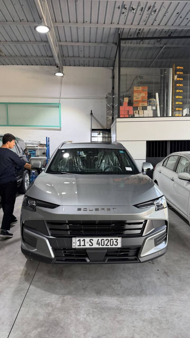 سوئيست S06موديل 2026 | خليجي | 6000كم قابل للزياده 🔥

🚗 بلگن هايبرد قوي واقتصادي
⚙️ 1.5L تيربو + محرك كهربائي
💪 القوة: 358 حصان
🔧 العزم: 530 نيوتن.م
🔄 ناقل حركة هايبرد 1DHT
🚘 دفع أمامي

🔋 بطارية 19.43 kWh
⚡ كهرباء حتى 114 كم
⛽ مدى إجمالي أكثر من 1200 كم
📉 استهلاك الوقود: 5.2 لتر / 100 كم

🛡️ ضمان قوي
✅ المحرك: 10 سنوات / 1,000,000 كم
✅ البطارية: 8 سنوات / 150,000 كم
✅ الضمان العام: 6 سنوات / 200,000 كم

✨ أبرز المواصفات
• شاشات 15.6 + 10.25 إنج
• جلد فاخر + تبريد وتدفئة المقاعد
• فتحة سقف بانوراما
• كاميرات 540° + DVR
• رادار + قيادة شبه ذاتية
• Apple CarPlay & Android Auto لاسلكي
• نظام صوتي Sony (9 سماعات)
• إنارة محيطية متعددة الألوان
• بصمة + تشغيل عن بعد
• صندوق كهربائي + Auto Hold
• شاحن لاسلكي سريع
• مسند وسطي مع ثلاجة: 
ضمان شركة هارلم
للاستفسار *********** عبدالله
