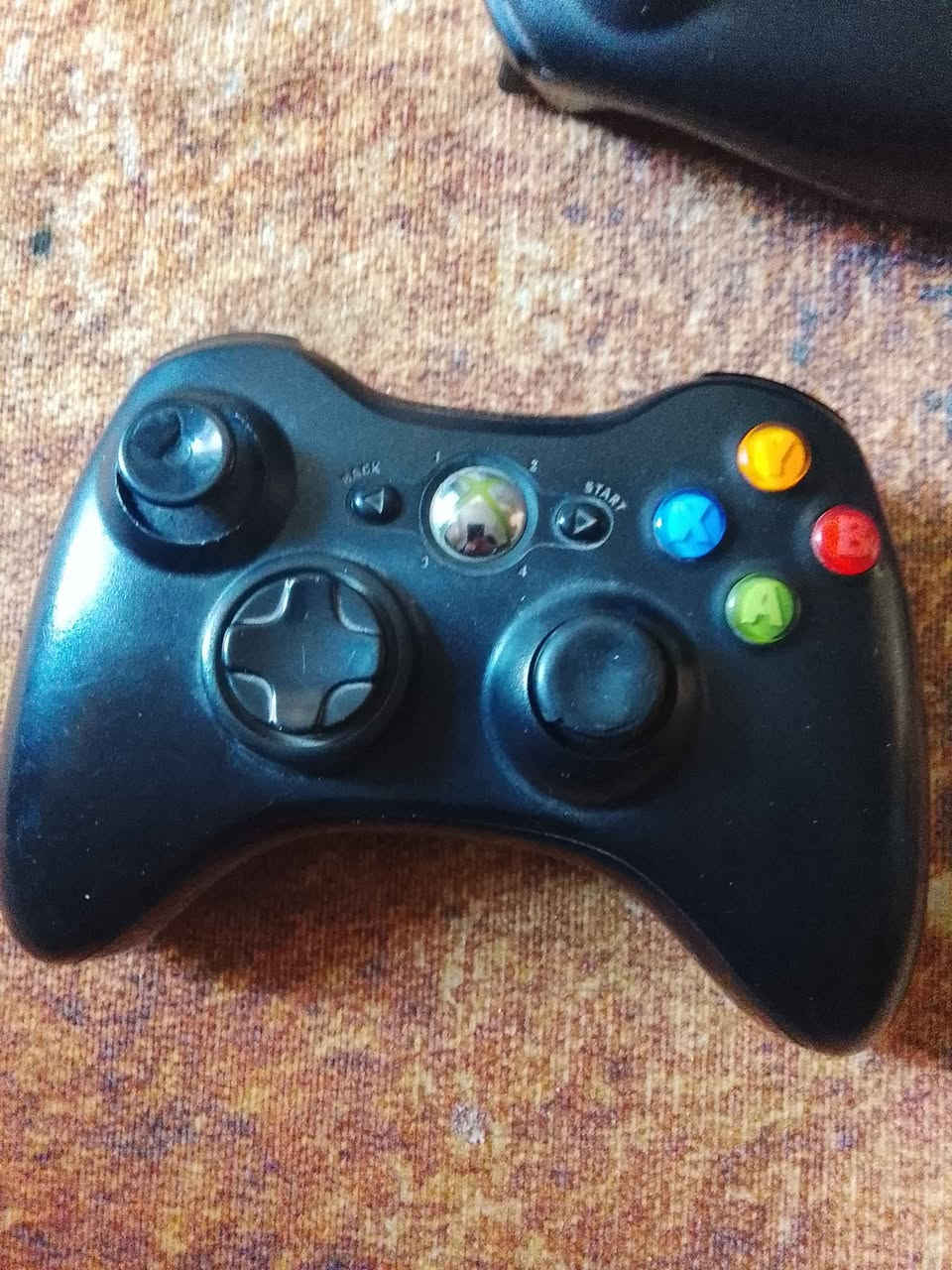 جوستكات اكس بوكس 360 وايرلس شغال واحد والجوستك الثاني الكير يشكل سعر الجوستكات 15 قفل 
وهارد 320 كيكا مع العاب بلي 4 للبلي 4 المهكر السعر 15 قفل 
مكاني بغداد بياع حي الاعلام رقمي واتساب 
*********** بغداد, العراق
