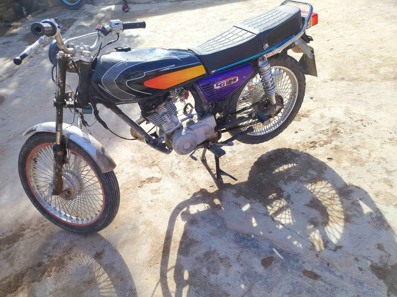 لبيع دراجه ربعه كير اوراق كامله سعر 270وبيه مجال مكان خانقين ***********
