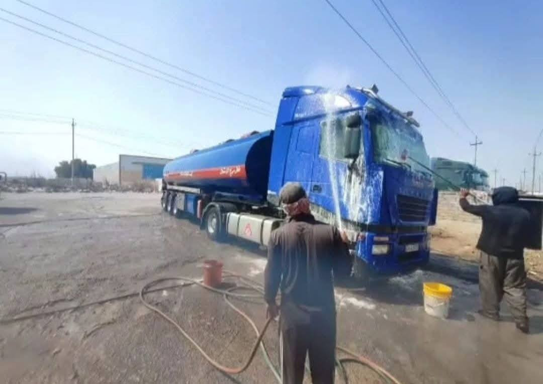 سلام عليكم افيكو للبيع موديل ٢٠٠٤سياره جاهزة من كلشي سنويه بسمي تحويل ثاني يوم طوناج جي باس تخم تاير الراس والبطل نص عمر جاهزة سياره تبريد رتايدر واليرده بخدمته مكاني ناصرية مركز ***********
