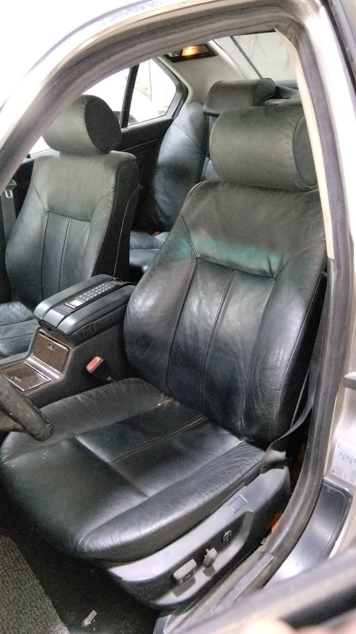 السلام عليكم للبيع بي ام دبليو 740 v8 سيارة جديدة جدا جدا مكفولة من الضربة و البارد بيهة صبغ للجمالية فقط السعر 150 بالرقم ***********

