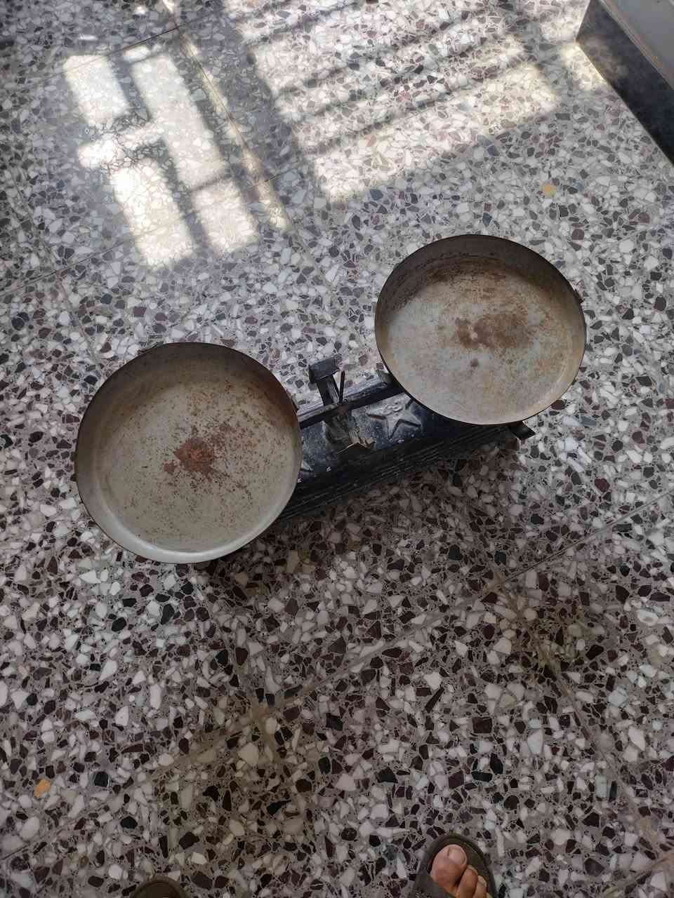 ميزان قديم انتيكه نحاس السعر 75 الف وبي مجال للشراي المكان بغداد..


**إذا كنت صاحب هذا الإعلان وتريد حذفه لأي سبب، رجاءا أرسل رسالة إلى الدعم الفني**