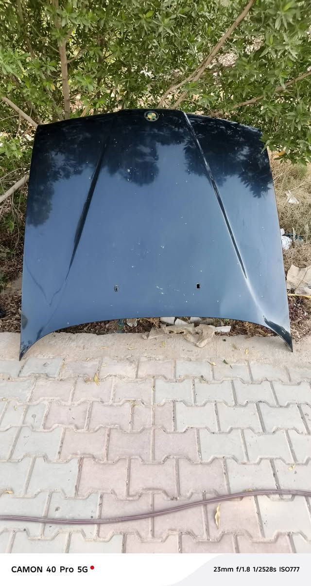 سلام عليكم للبيع بنيد و سمجه و عطرات و شباك و أشاير مال 700 البنيد نضيف و بي بطانه و الغراض نضيفات مابيهن كسر سعر ٥٠ الف كلهن مكاني كربلاء ***********
