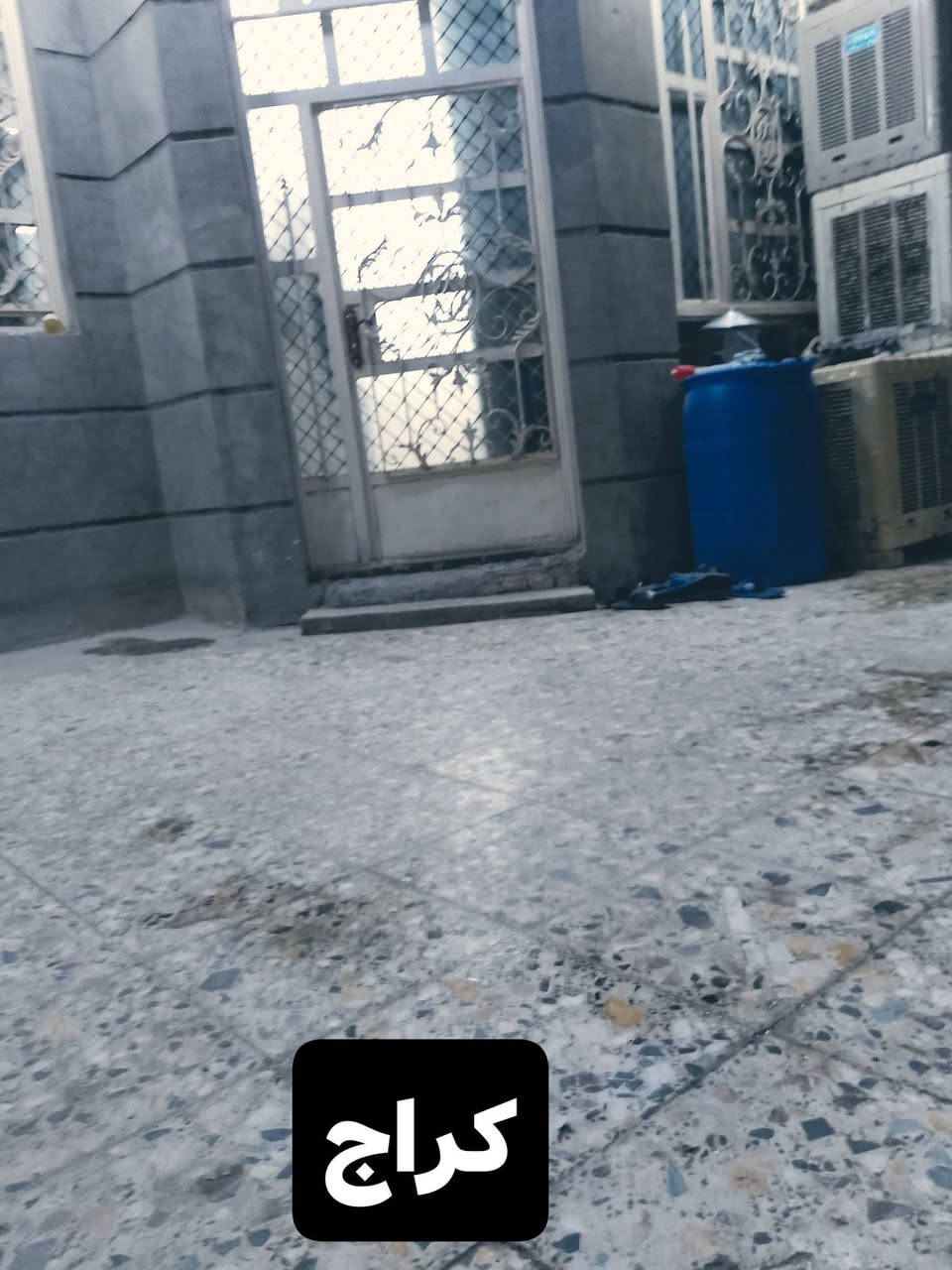 السلام وعليكم ورحمة الله وبركاته
اللهم صل على محمد وآل محمد 

#الدار_للبيع المساحة 150 متر طابقين كامل 
طابو زراعي سند٢٥
 (الواجهية ٧,٥ متر والنزال ٢٠ متر) 

يحتوي الطابق #الارضي على كراج واستقبال وصاله ومطبخين (حار وبارد ) وغرفة نوم وحمام وترك وتواليت خارجية 

الطابق #الثاني يحتوي على ثلاثة غرف نوم وصالة وحمام وتواليت

#البناء رفت وطابوق الجمهوري ودرجة أولى 

#العنوان بغداد الرئاسة العبيدي قرب السوق 

رقم التليفون ***********

يوجد واتساب (ابو حسام العطواني)
