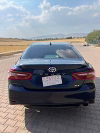 كامري ٢٠٢١ • فول XLE بصمه • جلد زينون