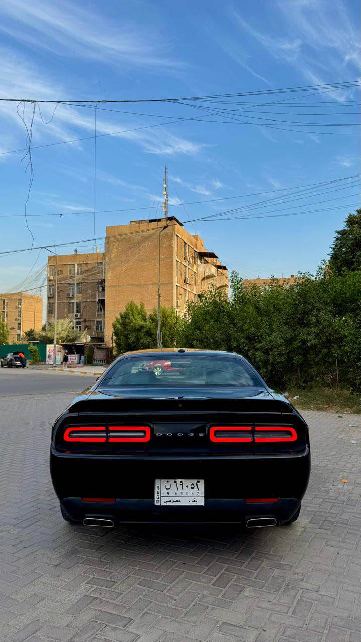 جالنجر 2019 SXT
حادث جاملغ وبنيد 
قطعتين صبغ فقط وعندي بارد بالهلال مال جاملغ الخلفي
السيارة جديدة ماشية 34 الف
كاملة مكمله ومبيها نقص برغي
مواصفات ال SXT النص بصمة ، تشغيل عن بعد تخم تايرات جديدة
صدر امامي خلفي جديد
كشنات جلد
منظومه تبريد جديدة
السعر 15,800$ (158 ورقة) وبيها مجال بسيط جدا جدا 
تواصل :*********** بغداد, العراق
