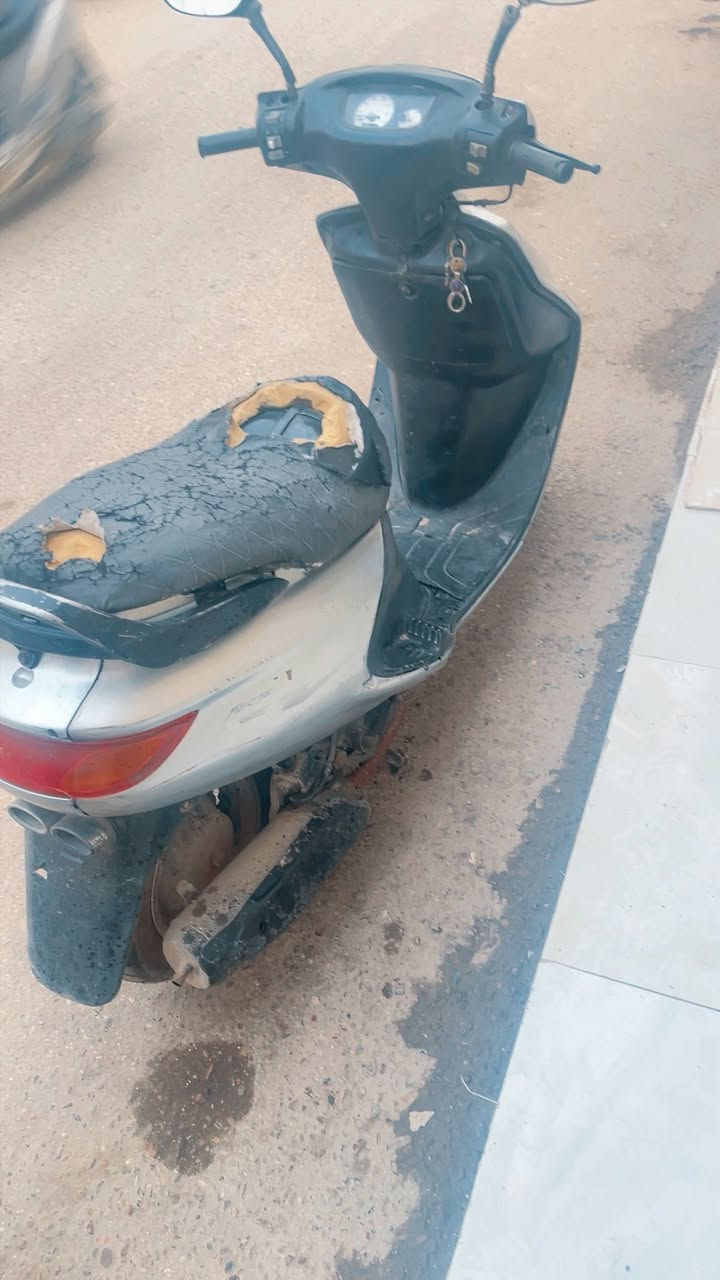 دراجه كامله كهربائيات شغاله سلف شغال  اي نقص مابيه
سعر 200
***********
