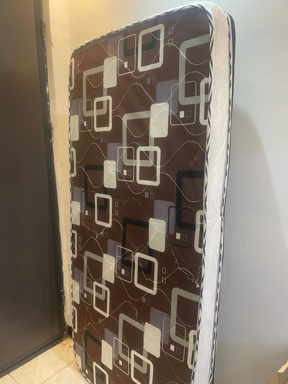 للبيع كلهم مستعجلين عليهن بسبب انتقال لغير بيت العنوان الحريه
0774 565 0985
