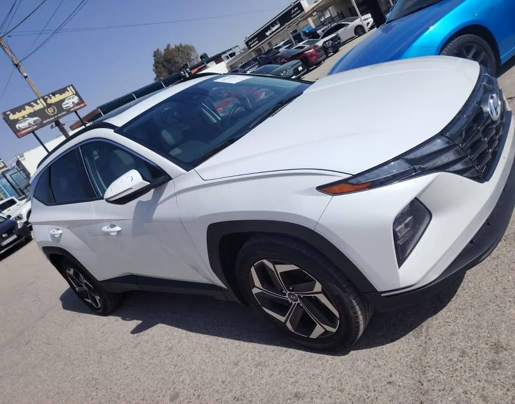 للبيع توسان2024  بدون يرباك
مرقمة 
حجم المحرك :  2.5 
عدد الاسطوانات : ٤ سلندر
اللون : أبيض
بصمة تشغيل 
كراسي كهرباء ⚡️.  كراسي جلد
هاند بريك بصمة 
نقطة عمياء 
رادار أمامي 
وضعيات قيادة متعددة 
تحديد مسار
إضاءة LED
ويل كب مقاس 19
شاشة تحكم لمس
اندرويد اوتو
ابل كار بلاي🍏
خرائط 🗺️🧭
تسخين مقاعد 
تبريد قطعتين فور ويل  
 تشغيل عن بعد       السعر210 $وبيها مجال التواصل واتساب ***********
