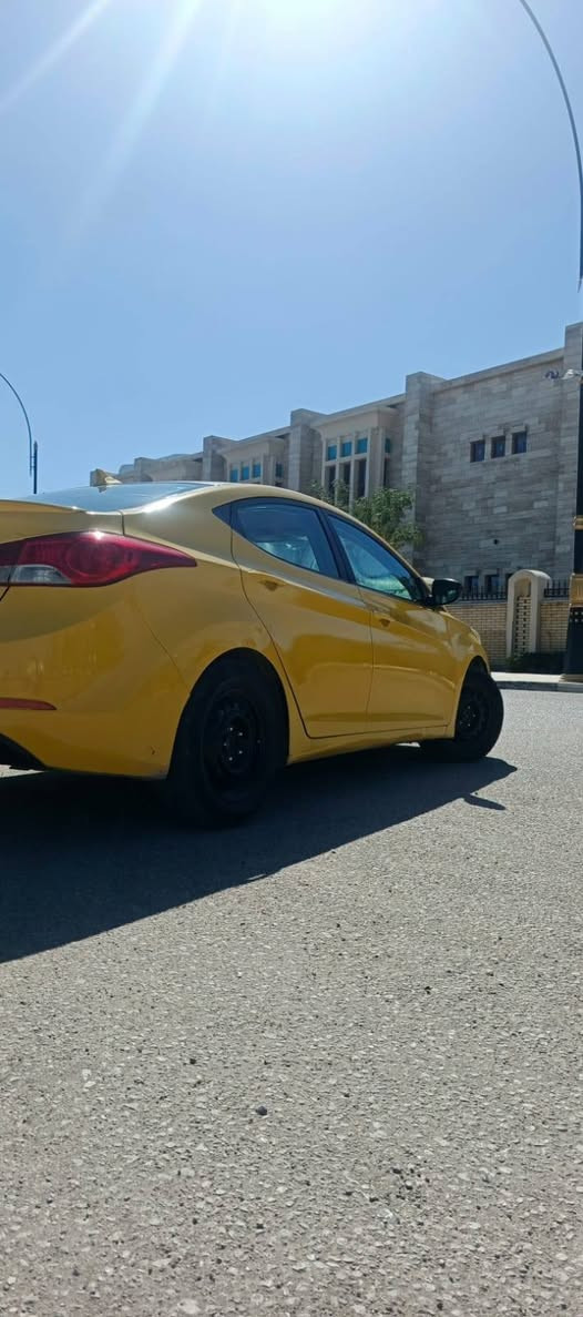 الانترا مديل 2011وارد أمريكي ضربته جاملغ امامي والغد شويه بيه مكينه 1800سنويه ال 29مصفره هيه وغرامات وتجي وتشوف بعينك سياره حلوه ونضيفه مكفل بنشر *********** سعره 80وبيه مجال
