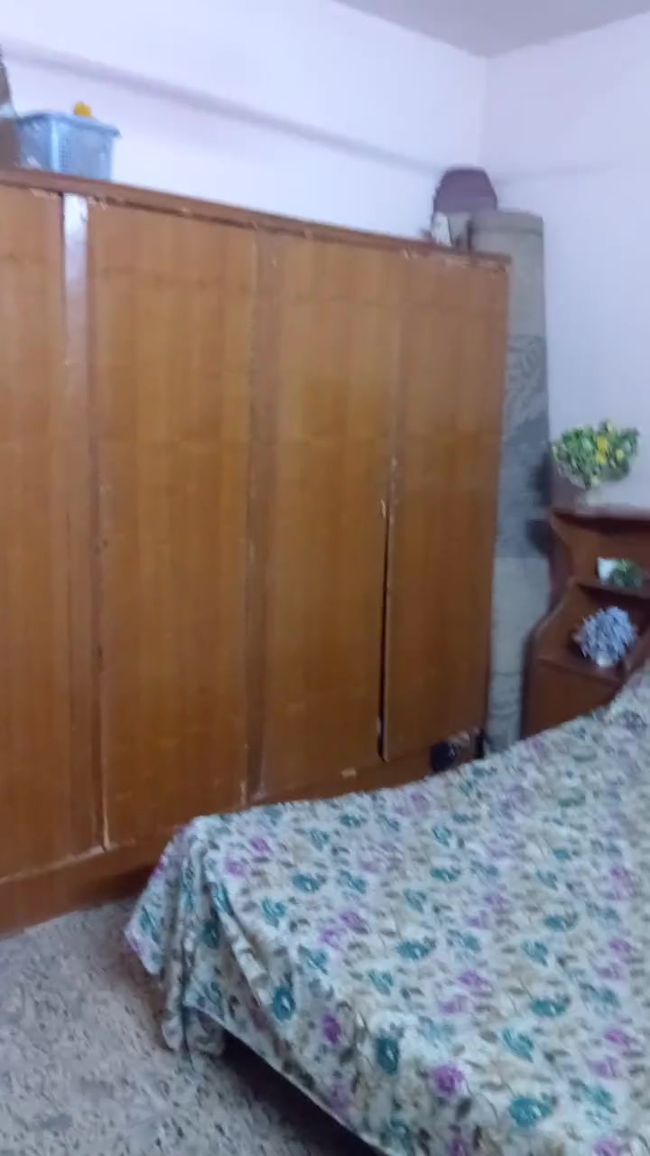 السلام عليكم متاح غرفه مناسبه جداً خمس أبواب السعر 100قفل ابيع خشب متواجد خاص أو *********** أدمن وافق غلاي
