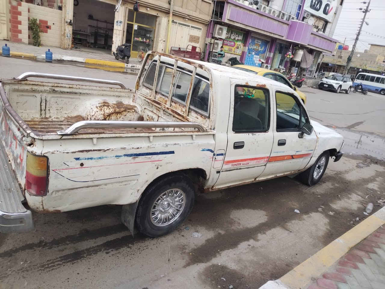 سلام عليكم بيكم للبيع سياره خير من الله موديل ٩٠ رقم بابل *********** مكاني كربلاء اسعر ١٦ اوبيه مجال
