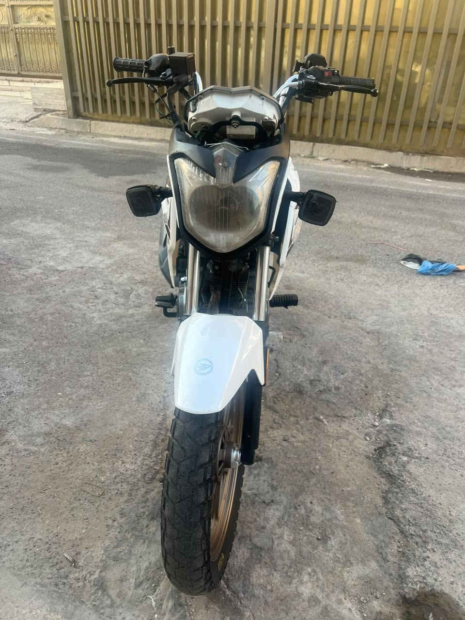 السلام عليكم دراجه RK جديده مديل ٢٤ مرقمه رقم بغداد مكفوله كفاله عامه والمحرك ابد ممفتوح بيها نقوصات بصيطه السعر مليونين وبيها مجال قليل حق الجيه رقمي ***********
