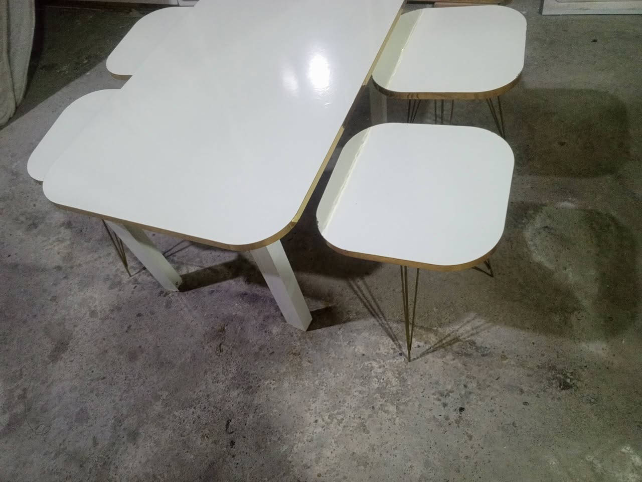 ديوان 13نفر خشب عراقي سعر 200 الف بلازمه حجم 43 قوص سعر 95 الف طبلات 35 الف عنوان  سيميل مسيريك قرب صيدليه بيلا ب فرع ***********
