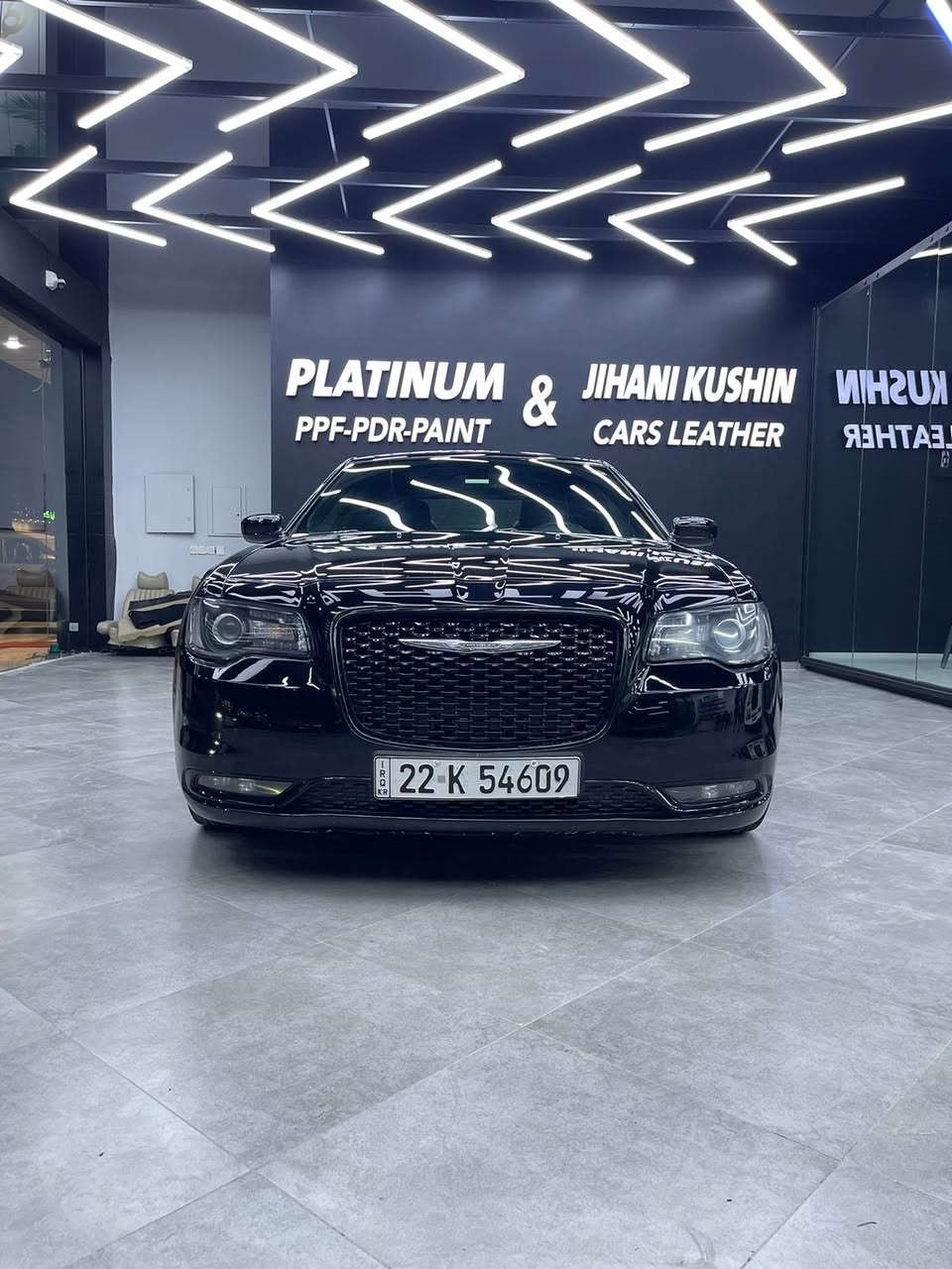 السلام عليكم اخوتي
للبيع كرايسلر اوباما (S300) فولل مواصفات وارد كندي (كلين )فقط صبغ إصبعين بجاملغ الخلفي 
2018 أصل ماشيه 100 رقم اربيل الدولي الجديد شرط التحويل  
‏V6/3600
السيارة مكفولة من كلشي 
جاهزه من كل نقص :
حداديه تخم تاير تدفئه تبريد كله جاهز
المواصفات/
كير ماوس 6 نمر

تشغيل عن بعد
كشنات تدفئه تبريد
كشنات كهرباء جلد اسود
لايت زينون عدسه
شاشه كبيره تدعم كاربلي
بصمه تشغيل وأبواب
خزن ميموري
كامرا خلفيه
ستيرن كهرباء
تبريد قطعتين
تحكم ستيرن جهتين مع مثبت سرعه
مري كهرباء
بردات 
ويل كروم 
باقي المواصفات معروفه
السياره جاهزه ومال جناي 
مكانها اربيل 
السعر250 ورقة وبي مجال 
وباقي التفاصيل  التواصل على الرقم 
*********** واتساب
