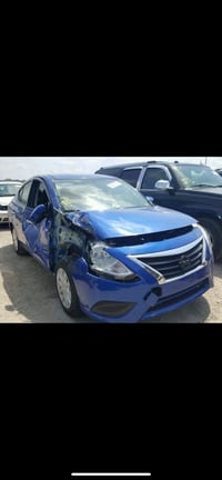 للبيع فيرسا 2017 SV  بيها 4 قطع صبغ بدون دواخل حادثها منشور  السياره ج...